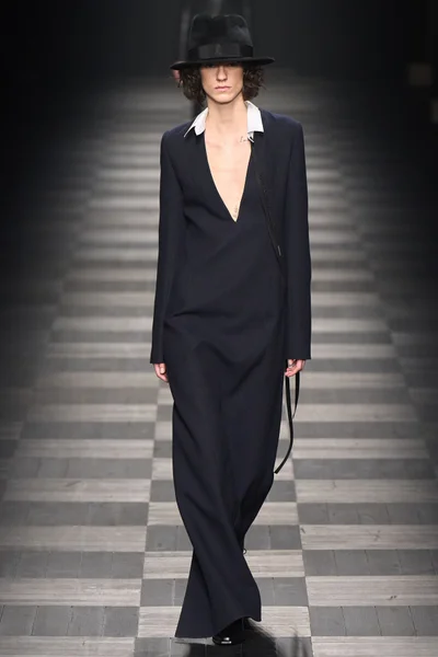 Look 9
